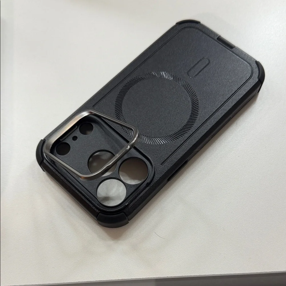 ESR Black Tough Magnetic Case for iPhone